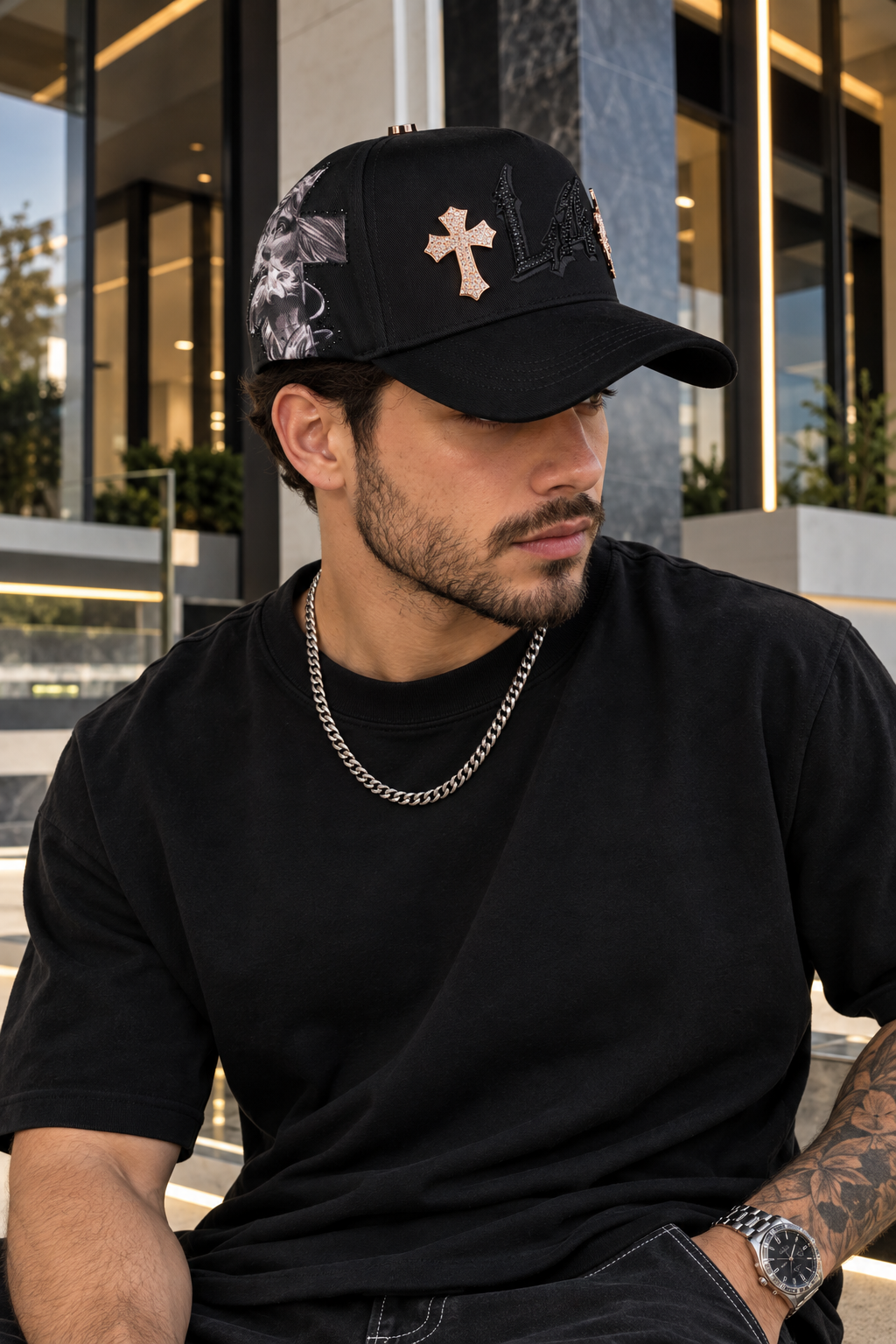 Modelo usando una gorra RICOHATS